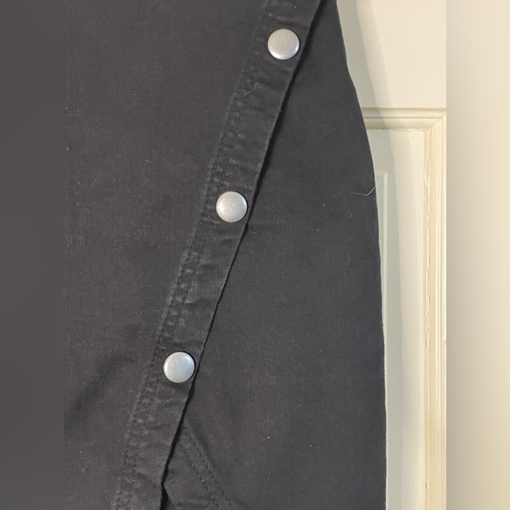 We The Free Women’s Skirt Black Denim Wrap Mini Button Front Blue Casual Size 0 - Picture 4 of 9